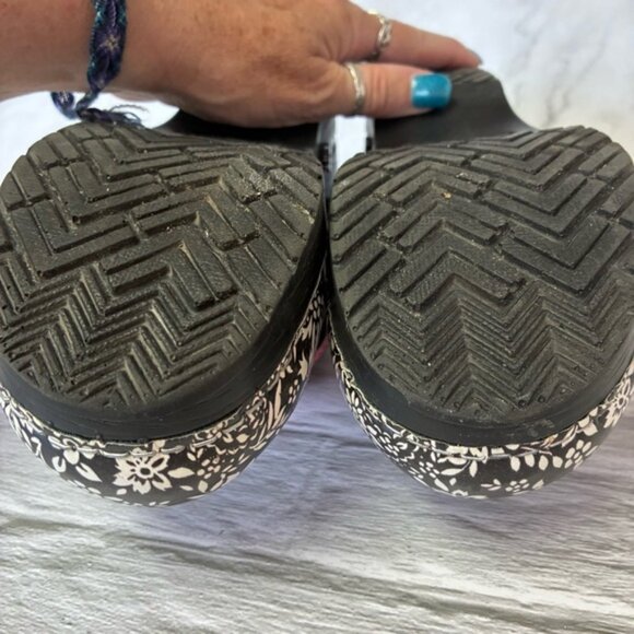 Koi By Sanita White Floral Black & Pink Closed Clogs Comfort Mules Shoes - Picture 13 of 15